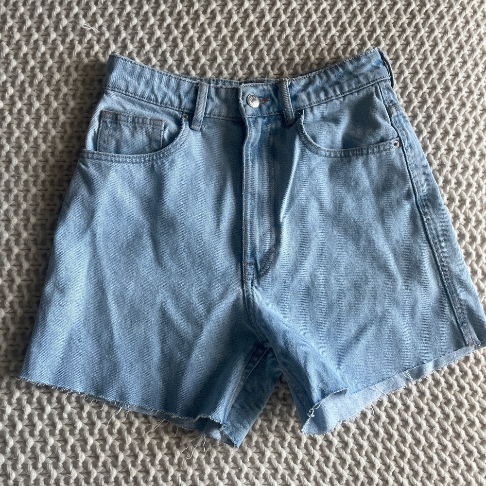 Zara light wash denim shorts size US 04